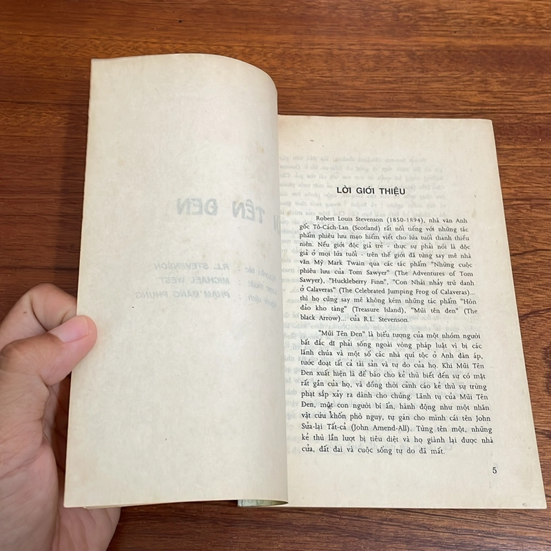 II Văn Học Nước Ngoài: Mũi Tên Đen - R.L. STEVENSON - 1996 503158