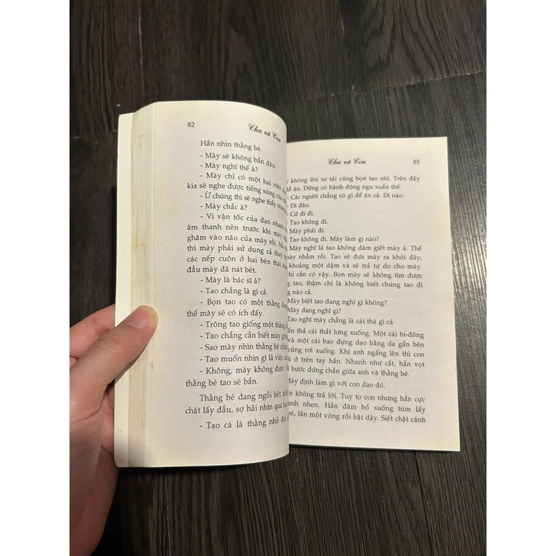 Cha và con - Cormac McCarthy 330323