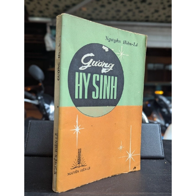 Gương hy sinh - Nguyễn Hiến Lê 462889