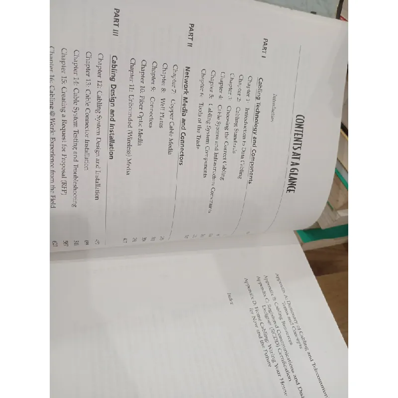 Cabling: The complete guide to network wiring - David Groth, Jim McBee 702618