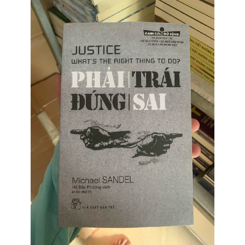 Phải trái đúng sai - còn mới 19923