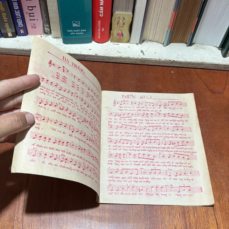 [Ấn Phẩm Trước 75] - II Tập Nhạc: Ca Khúc Trịnh Công Sơn _ Biển Nhớ 796335