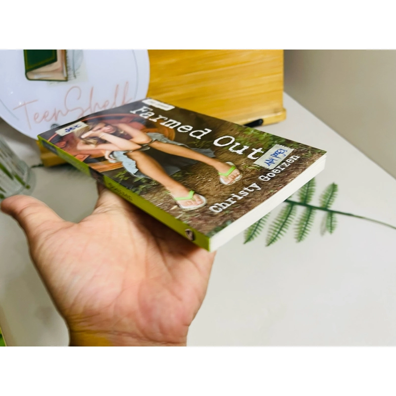 [Sách 2hand từ US] Like new 90% - 📚 Farmed Out của Christy Goerzen 476691