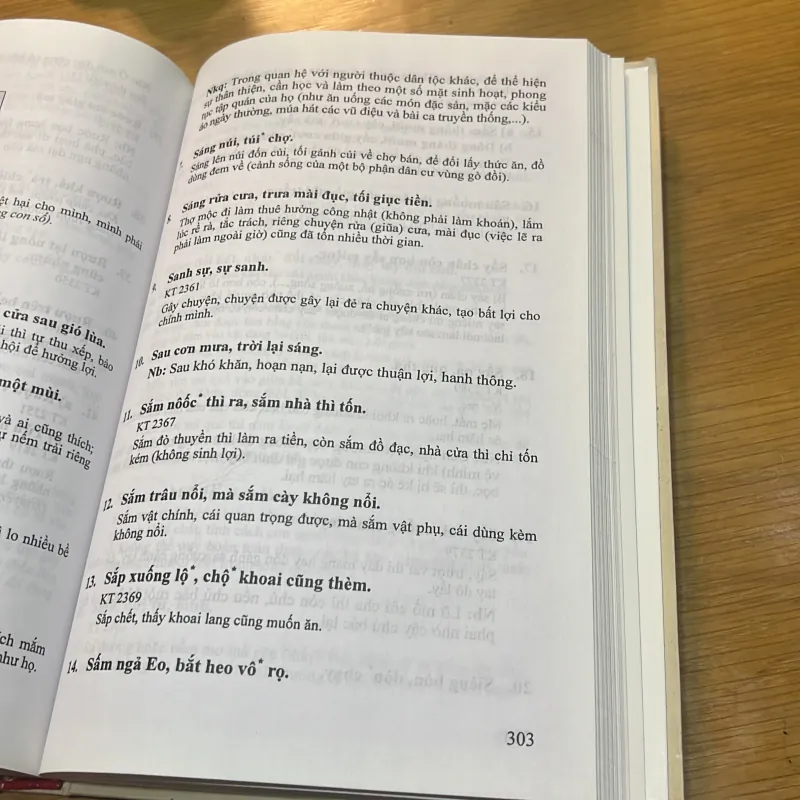 Tổng Tập Văn Học Dân Gian Xứ Huế - Tập IV Tục Ngữ 760246