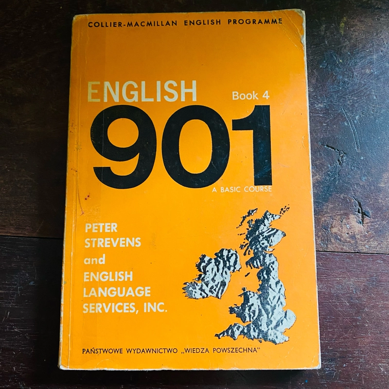 English 901 (book 4) - Peter Strevens  361100