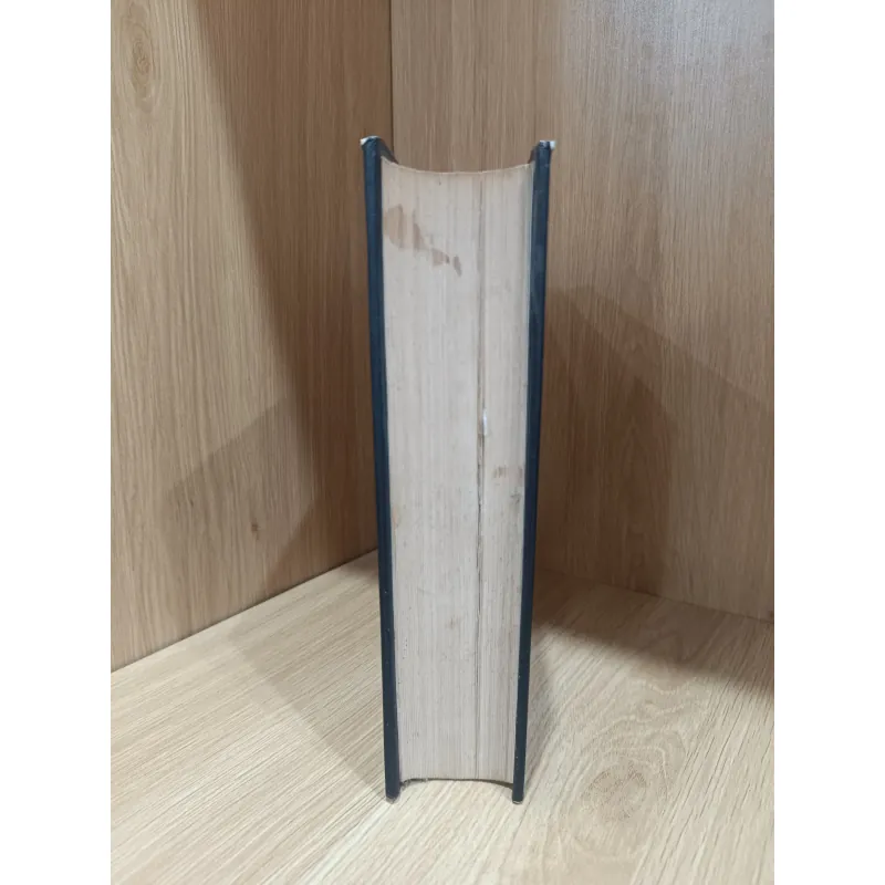 Sự lừa dối hào nhoáng  1019012