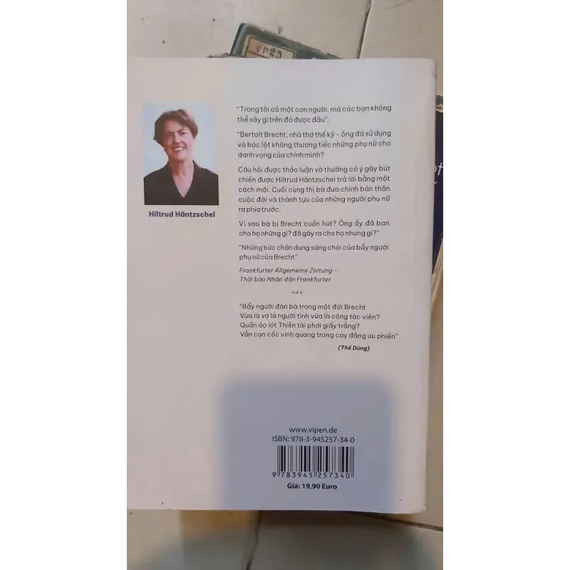 Những người đàn bà của Brecht  984669