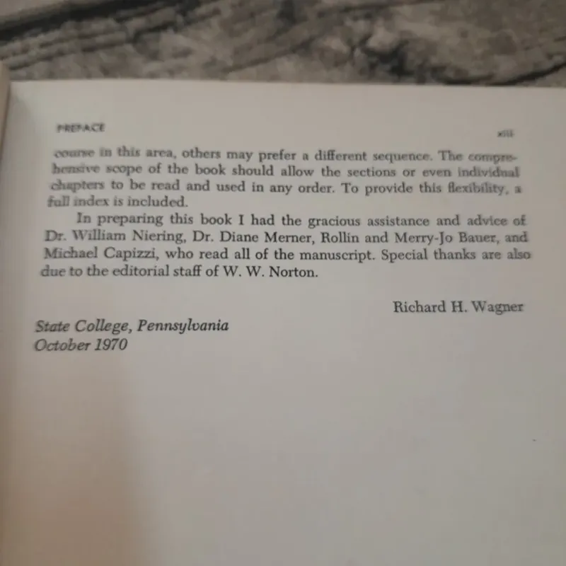 Sách ngoại văn Anh. ENVIRONMENT AND MAN. Dr Richard H. Wagner -State Colleg.  Oct 1970 733496