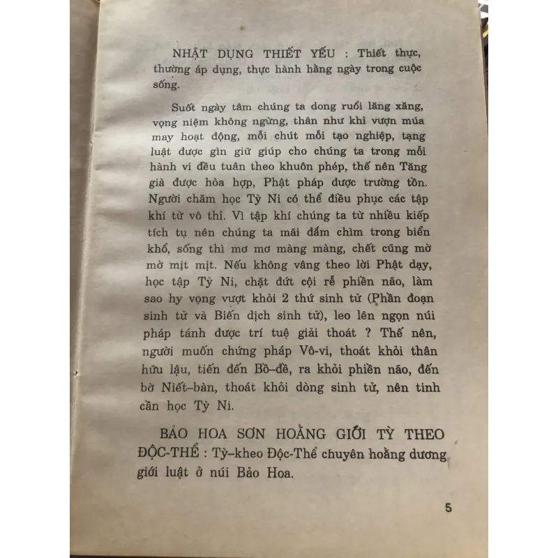 Tỳ ni nhật dụng thiết yếu - Ni sư phật oánh  1009769