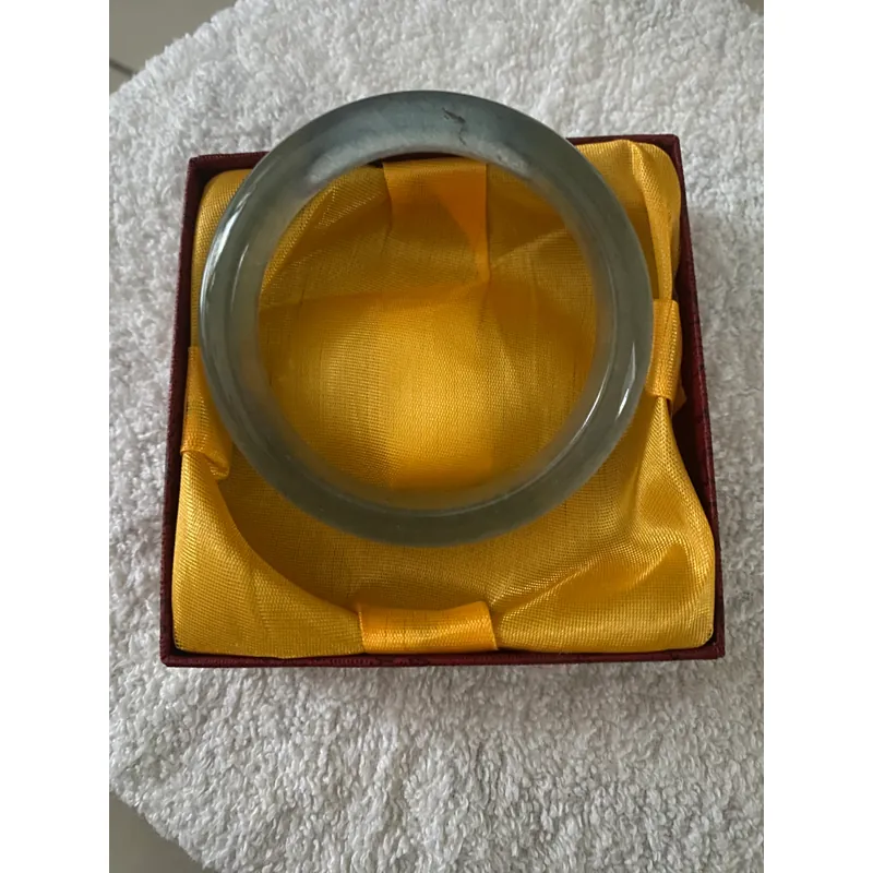 Vòng tay đá màu xanh băng 591301