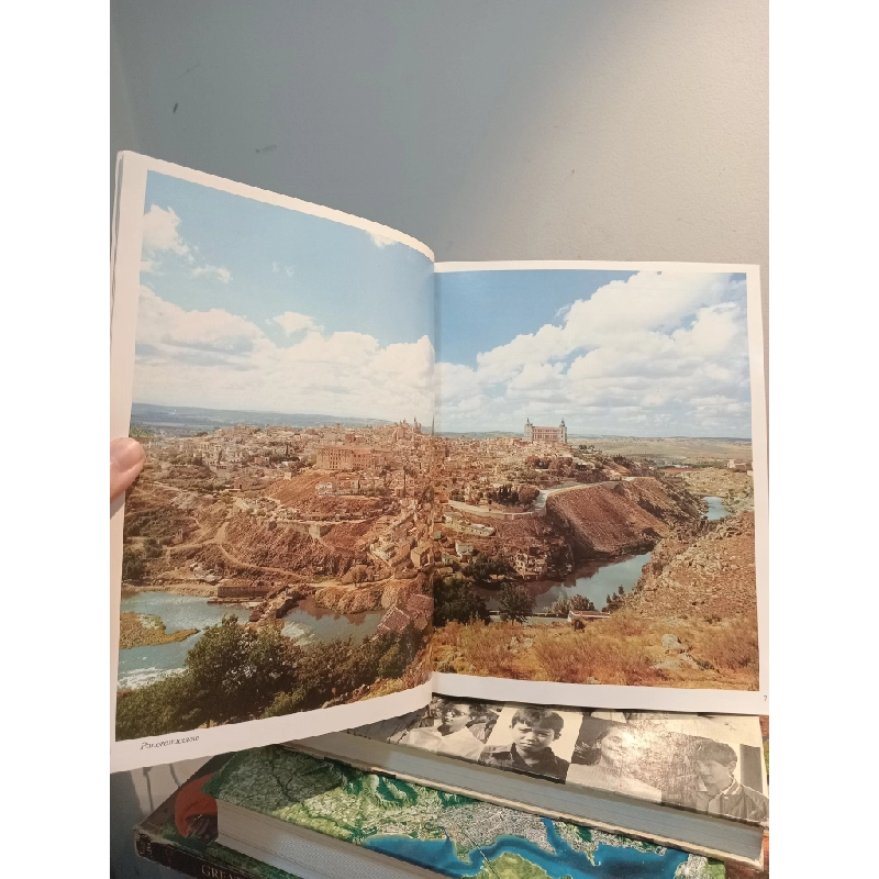 Toledo: its Art and its History 453907