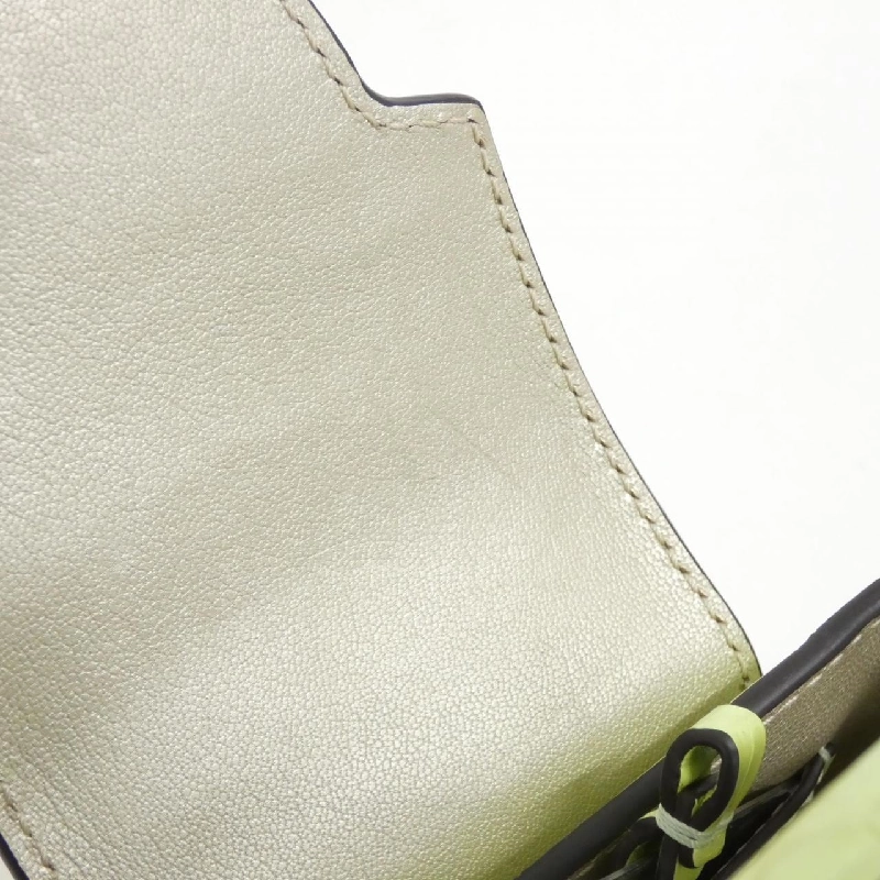 Túi NANO Capucines da kỳ lạ Louis Vuitton 618524