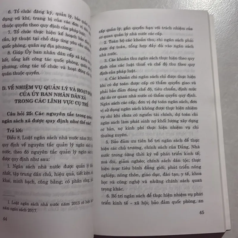 Cẩm nang nghiệp vụ dành cho lãnh đạo và công chức chuyên môn thuộc uỷ ban nhân dân cấp xã 727029