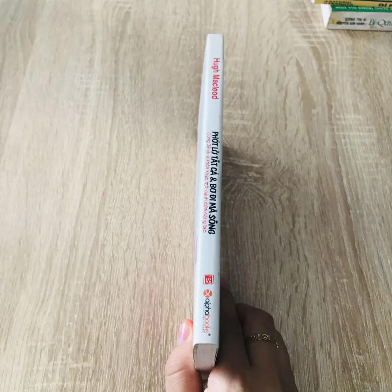 PHỚT LỜ TẤT CẢ & BƠ ĐI MÀ SỐNG 1020308