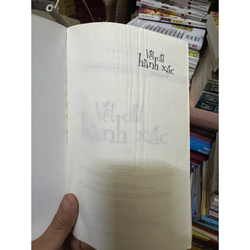 Vết cắt hành xác - Gillian Flynn 1025921