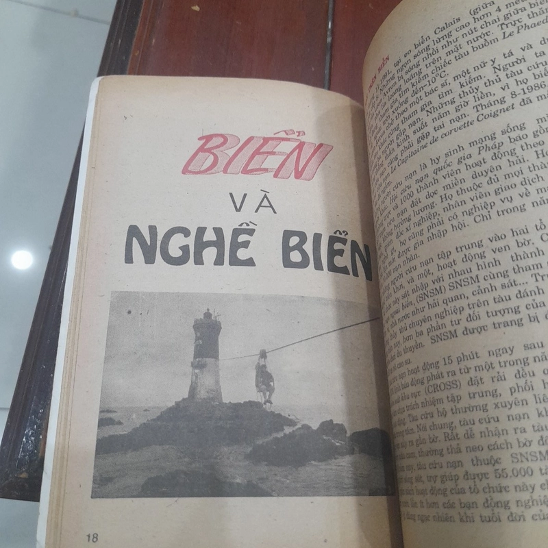 Kiến thức bách khoa thanh niên - BIỂN và HẢI TẶC 505498