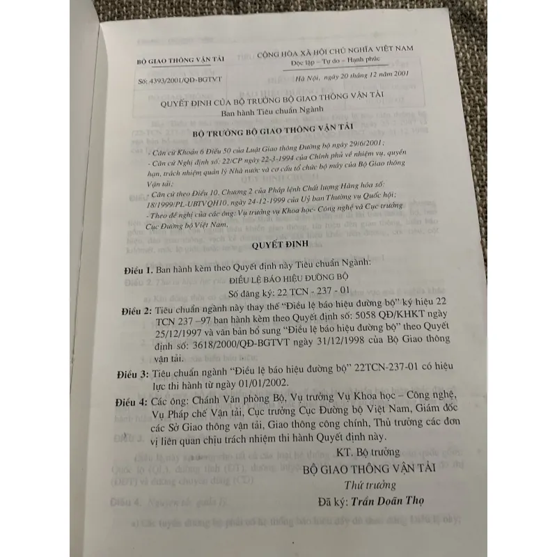 ĐIÈU LỆ BÁO HIỆU ĐƯỜNG BỘ ;200 trang khổ lớn  1021378