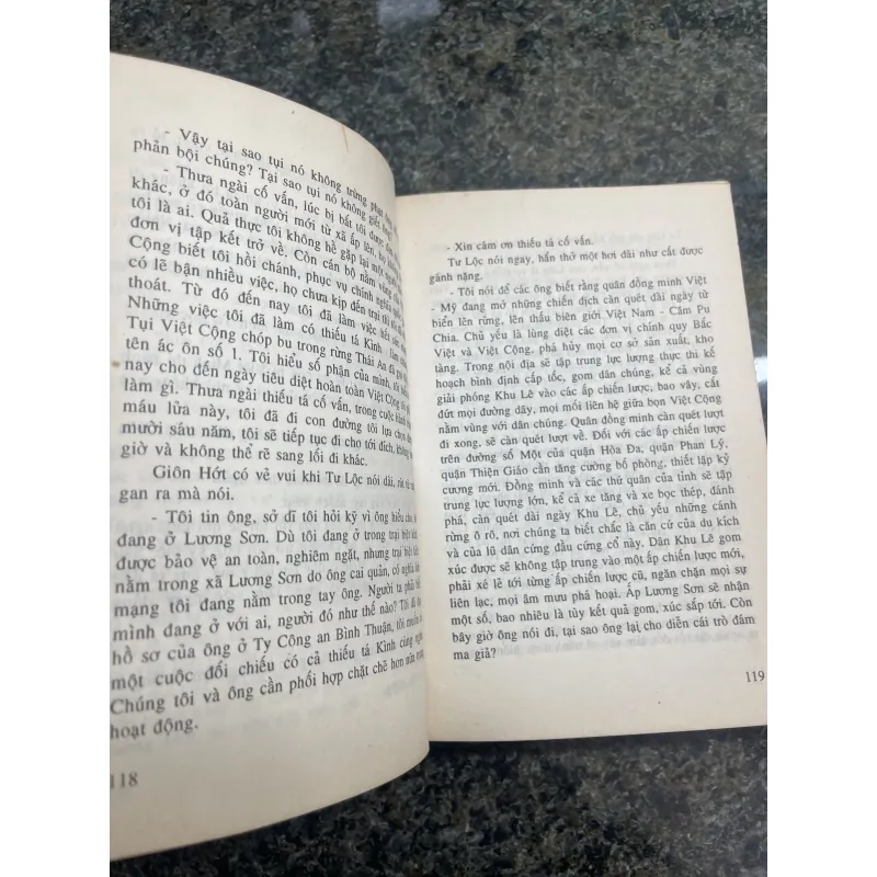 Dưới những cánh rừng Ô-rô Nam Hà xb1995 758416