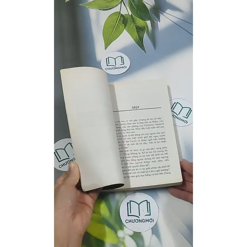 Anh chỉ muốn nắm tay em thôi - Emily Rose 694967