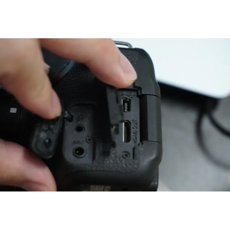 Cần bán nhanh Camon Rebelt7i/800d+Kit 18-55stm mới 99% 697460