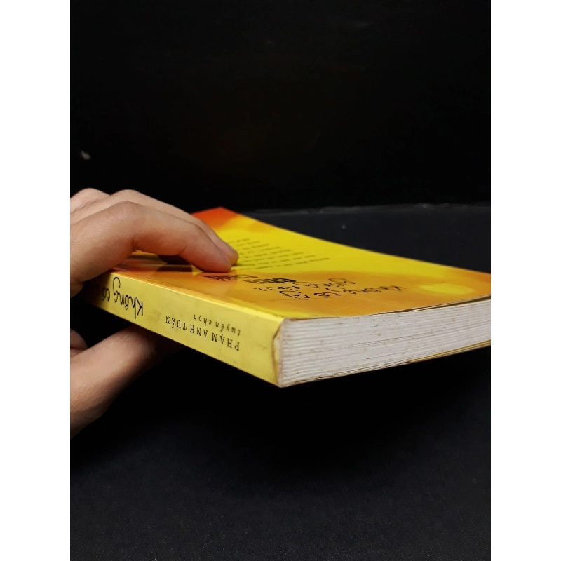 Không có gì giống như cha và con mới 80% bẩn bìa, ố nhẹ, tróc gáy nhẹ 2007 HCM1410 Phạm Anh Tuấn VĂN HỌC 916943