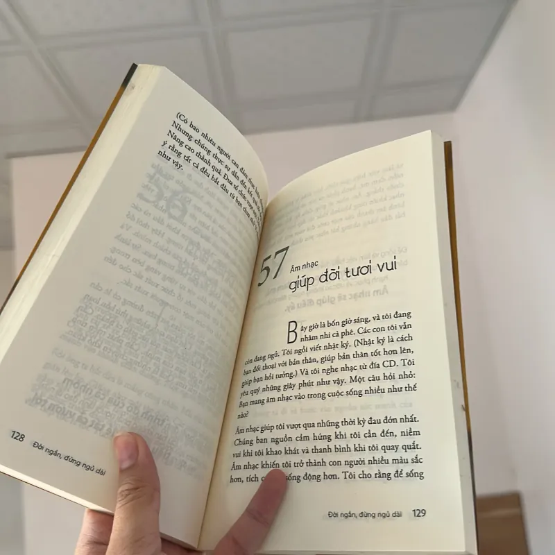 Sách “ Đời ngắn đừng ngủ dài” 990184