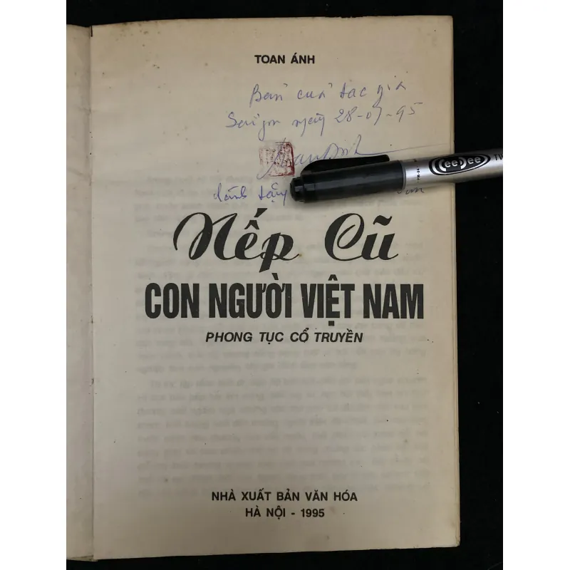Nêp cũ con người Việt Nam- Toan Ánh- chữ ký 1024439