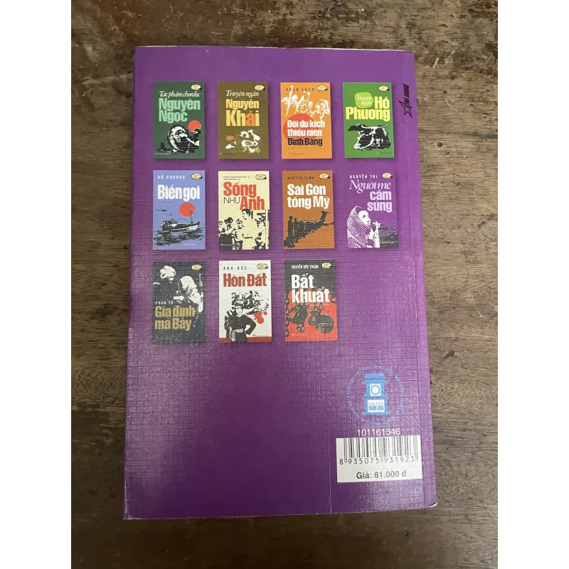 Người men cầm súng 796265