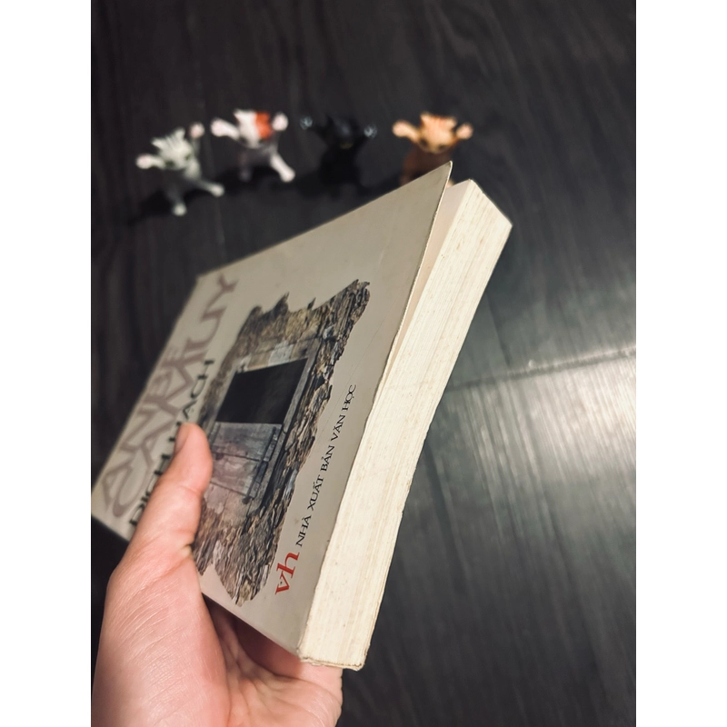 Dịch hạch - Albert Camus  393576