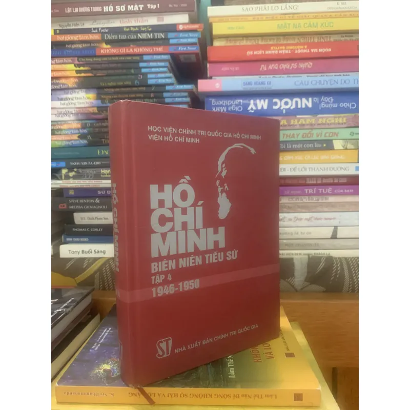 Hồ chí Minh Biên niên sử tập 4 Bìa cứng 731442