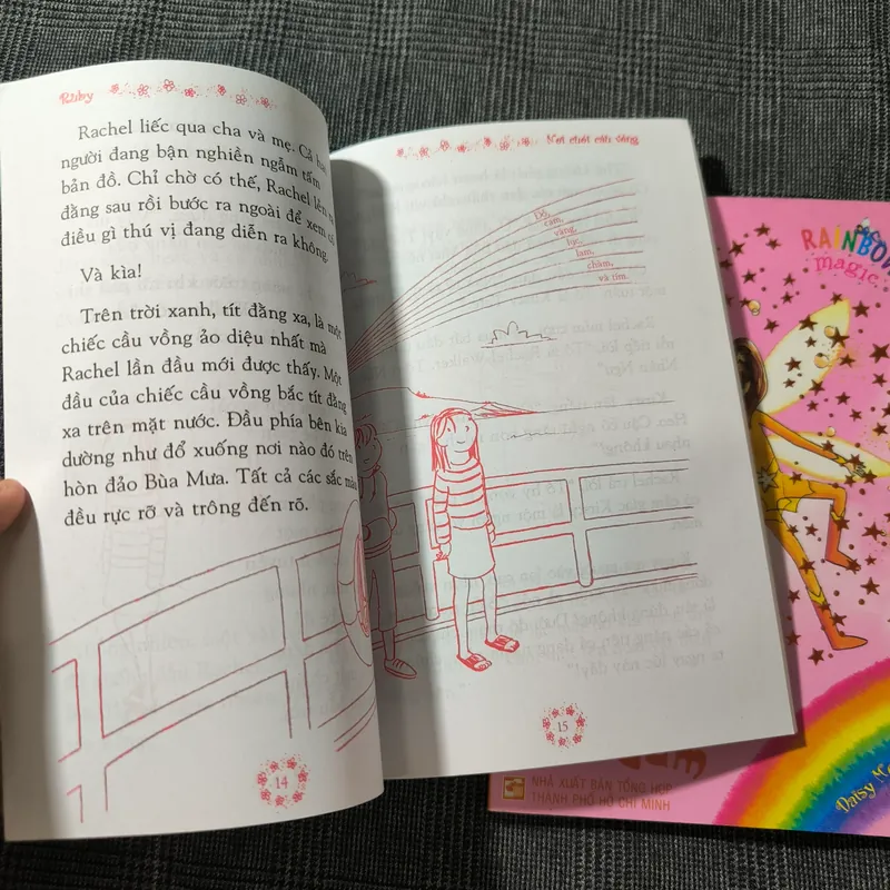 (Combo 2 cuốn Rainbow Magic) Ruby Tiên nữ sắc Đỏ (tập 1) + Amber Tiên nữ sắc Cam (tập 2) 697736
