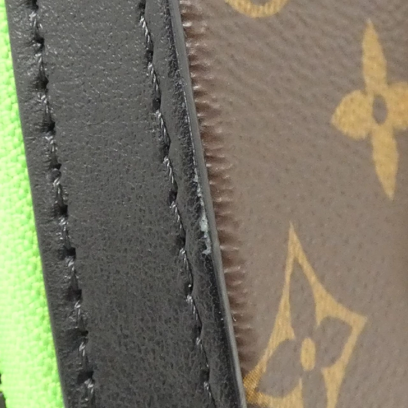 Túi đeo chéo Louis Vuitton Monogram (LV Friends) Soft Trunk Phone Box M80144 613688