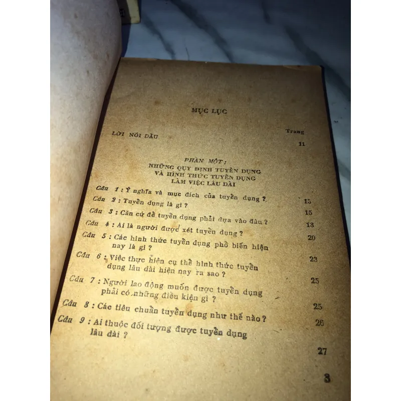 Tuyển dụng và cho thôi việc  990606