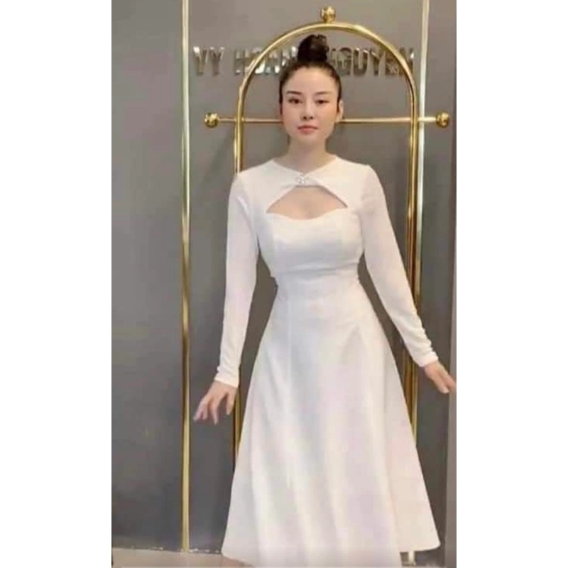 Váy khoét ngực size M, thương hiệu Vy Hoang Nguyen 352216