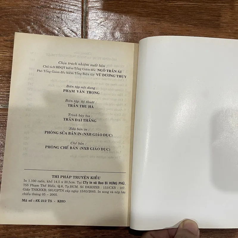 Thi pháp Truyện Kiều - Trần Đình Sử (8) 577546