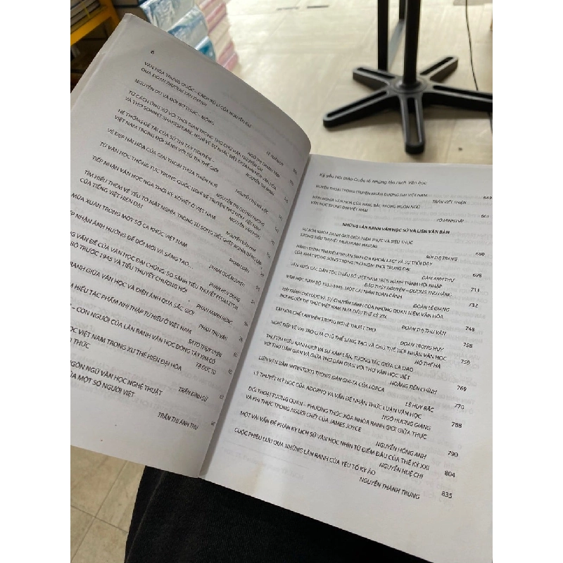 Kỷ yếu hội thảo quốc tế: Những lằn ranh văn học 1013068