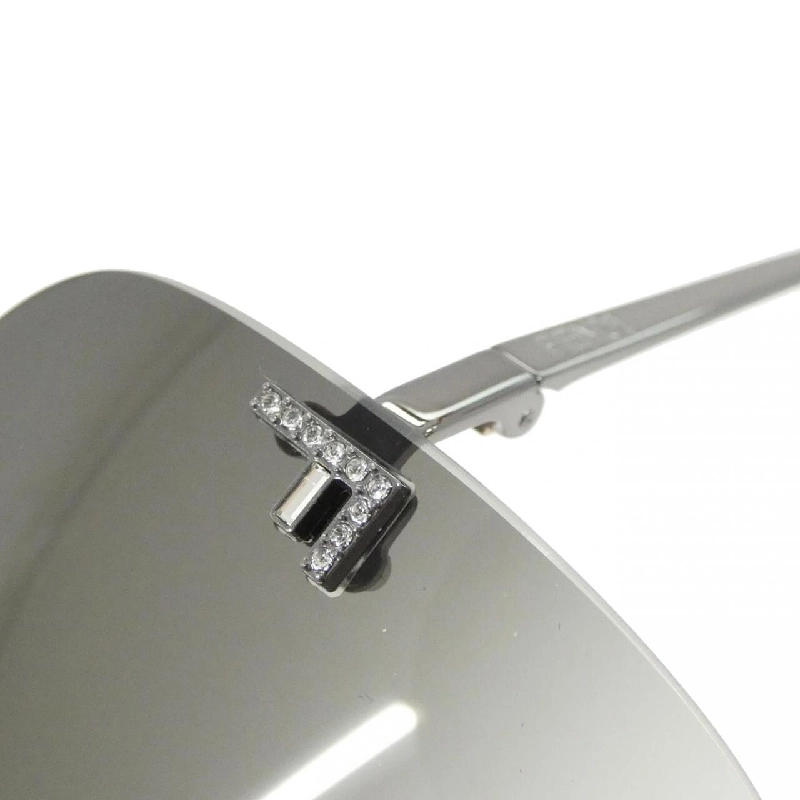 【Sản phẩm mới】Kính mát Fendi FE4134US 625195