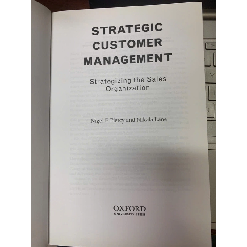 STRATEGIC CUSTOMER MANAGEMENT - PIERCY & LANE 531835