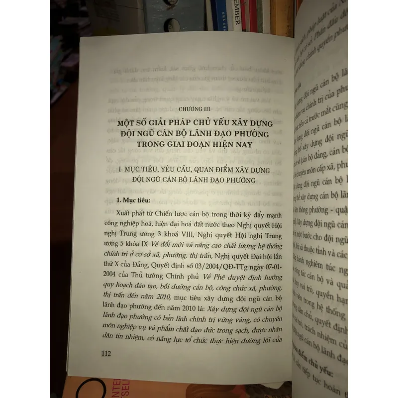 Luận cứ khoa học và một số giải pháp - Xây dựng đội ngũ cán bộ lãnh đạo phường hiện nay 707840