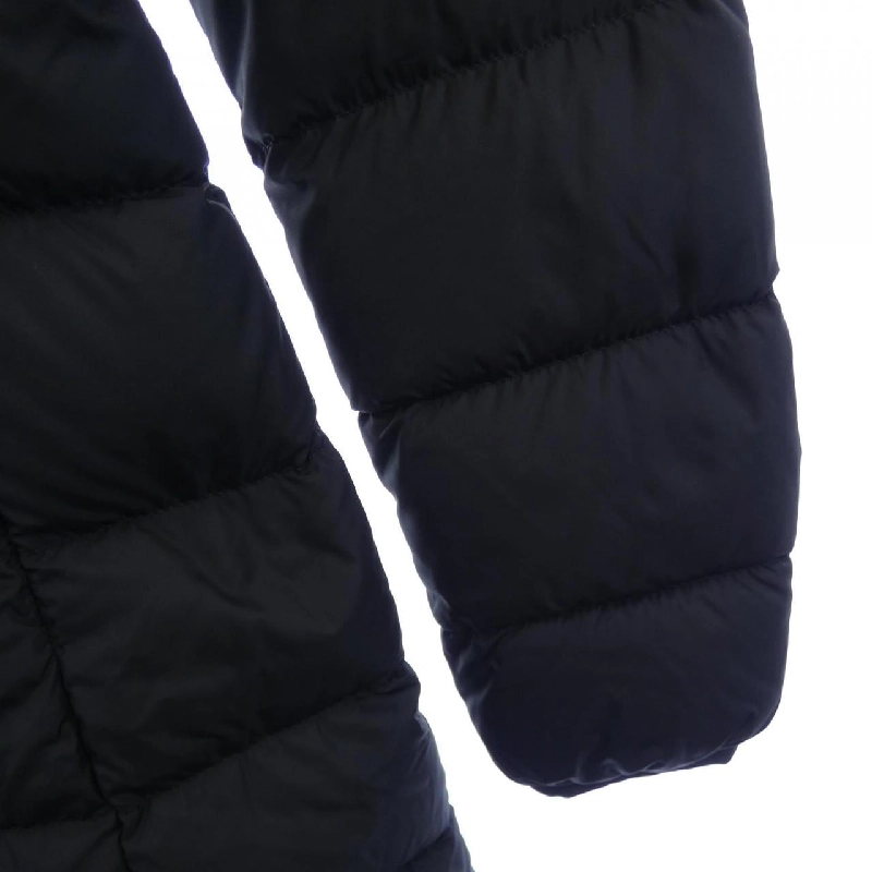 Áo khoác lông vũ MONCLER 639150