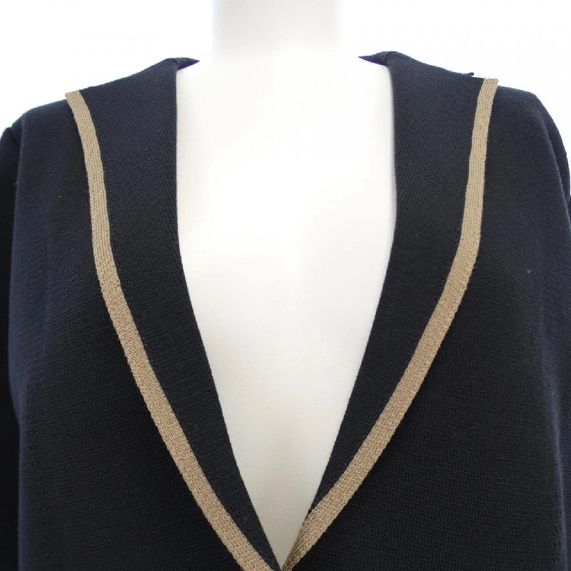 Bề mặt hỗ trợ áo khoác 634029