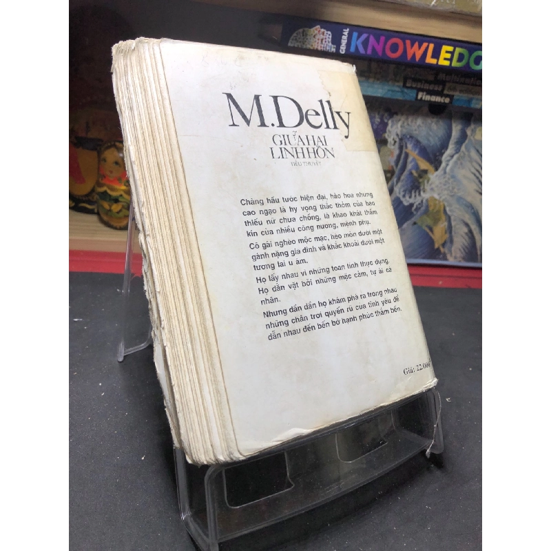 Giữa Hai Linh Hôn mới 60% ố vàng, bẩn bìa 1999 M. Delly HPB0906 SÁCH VĂN HỌC 915015