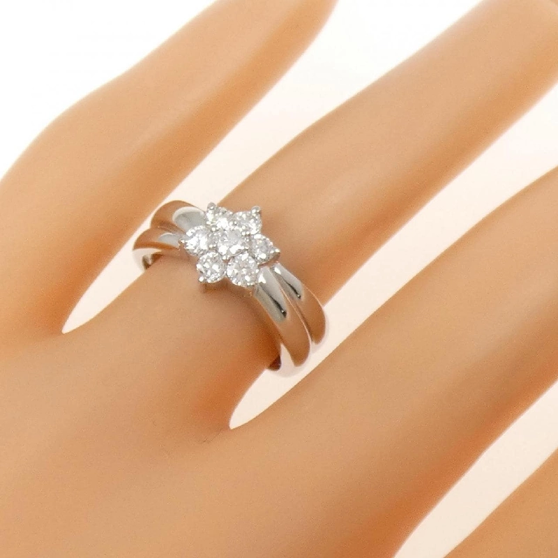 Nhẫn kim cương hoa PT900 0.52CT 667209