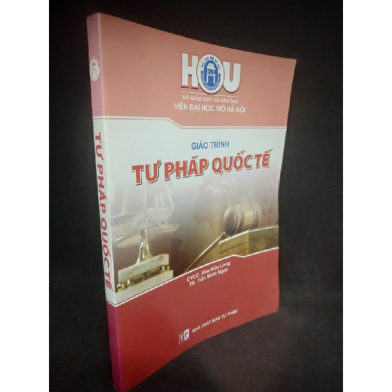 Giáo trình tư pháp quốc tế (có chữ ký,highlight) mới 90% HPB.HCM2303 324233