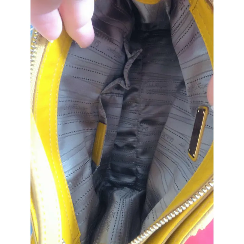 Túi Salvatore auth 💯 715452