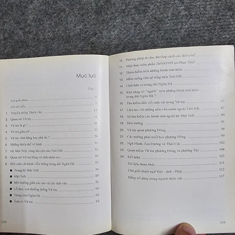 Lang thang trên dải ngân hà - nguyễn quang riệu 1004940