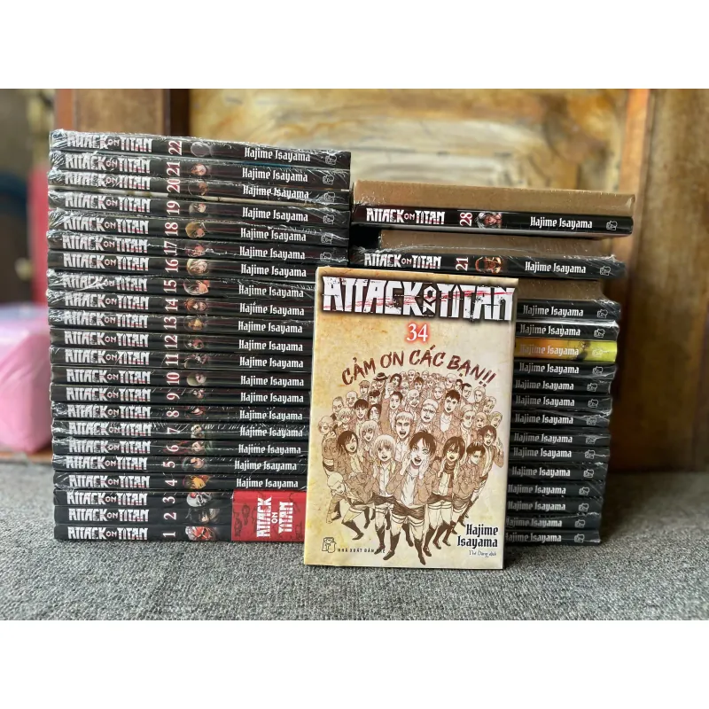 Truyện tranh - Truyện Attack On Titan - Trọn bộ 34 tập + 5 tập đặc biệt - NXB Trẻ 576545