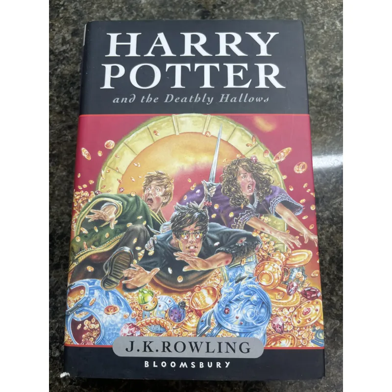 Harry Potter and the deathly hallows J.K. Rowling hard cover 720110