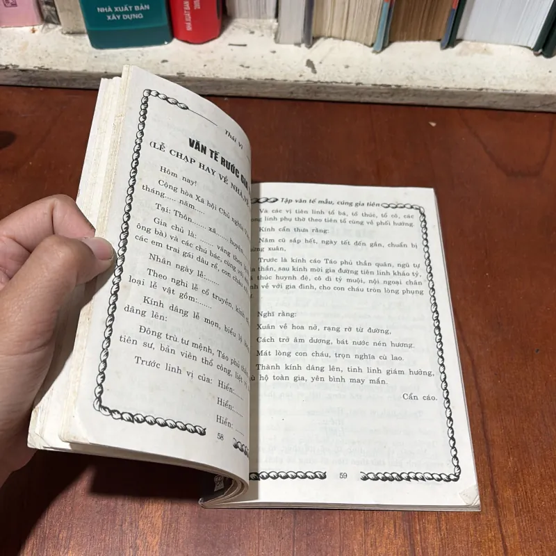 II Văn Hoá Việt Nam: Tập Văn Tế Mẫu Cúng Gia Tiên - Thái Vi - 2006 752239