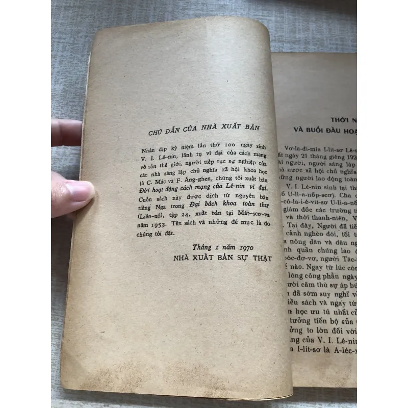 Đời hoạt động cách mạng của Lê-Nin vĩ đại 961374